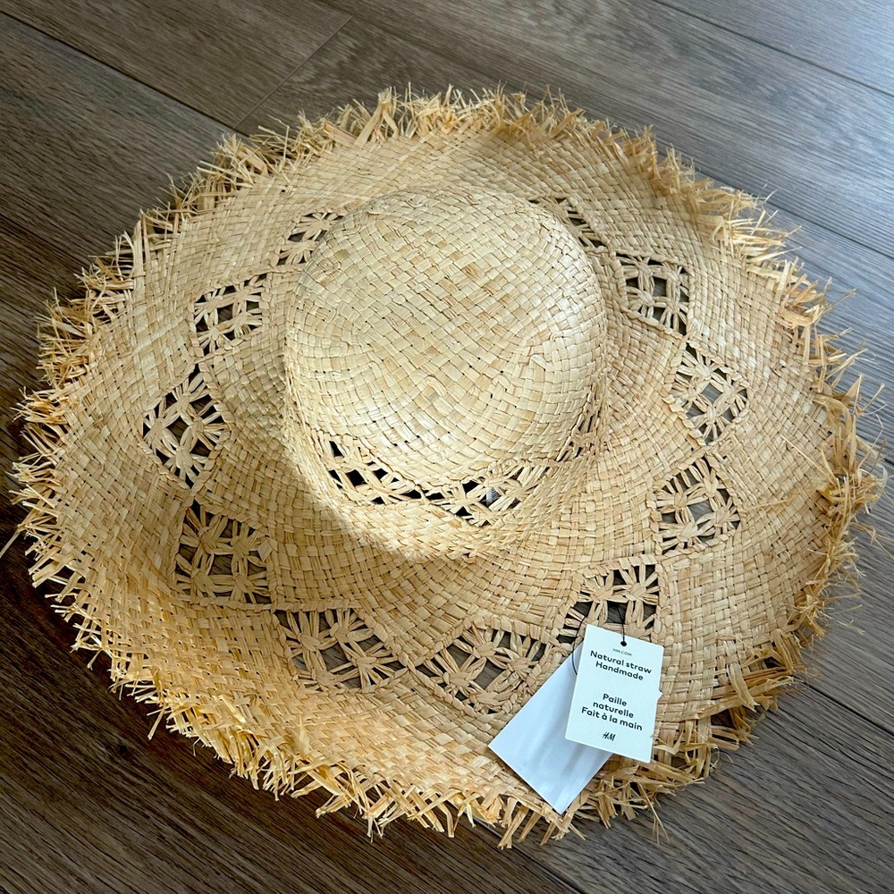 Straw sun hat